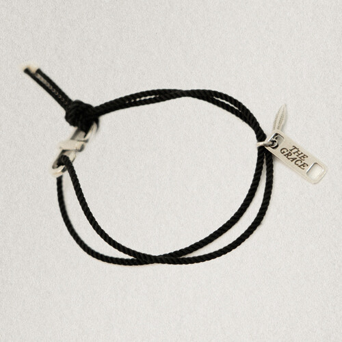 THE GRACE FEATHER STRING BRACELET